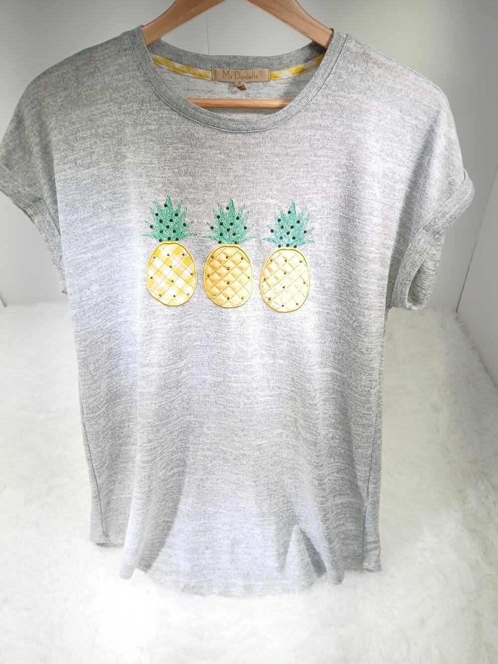 My Danielle Gray Marled Top w/ Quilted & Beaded Pineapple Appliques- Size Small